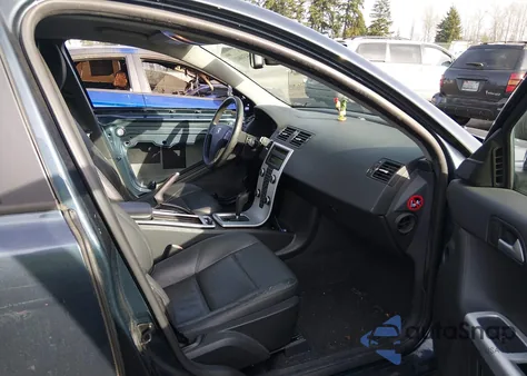 2011 Volvo V50 T5/T5 (Fleet Only)/T5 R-Design z USA, uszkodzony, nr VIN YV1672MW8B2615879